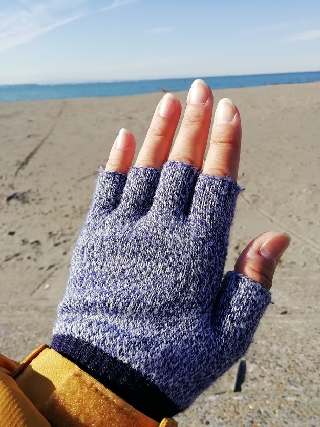 【ダイソー3本指カット手袋】アウトドアや日常の防寒・日焼け対策にオススメ！ | ニガテなキャンプに、行ってみた。